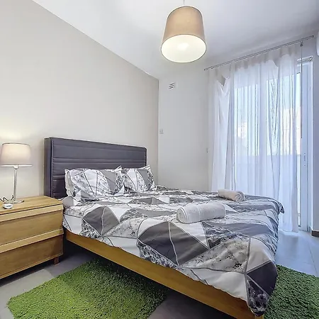 Apartament Centre Of St Julians St. Julian's